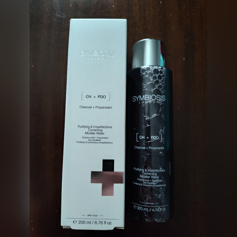 Charcoal Makeup Remover - Black